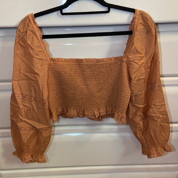 Brand New Wilfred Smocked Crop Top - Picture 4 of 5